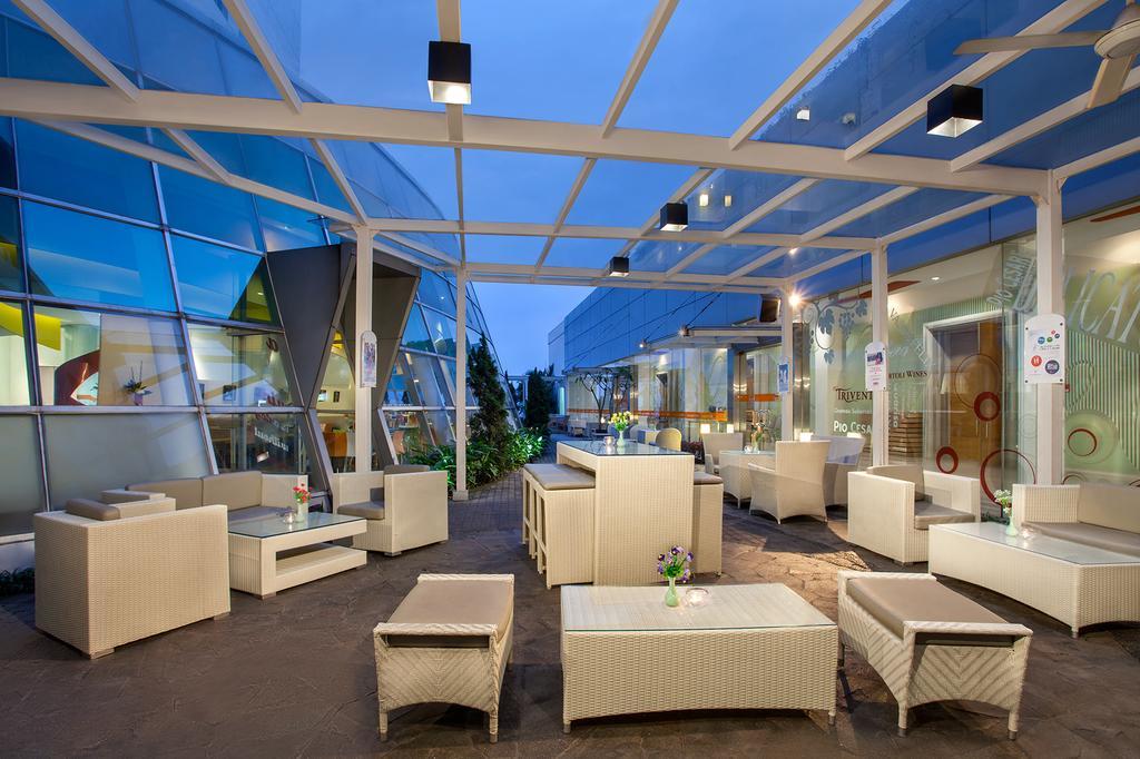 Harris Hotel & Convention Festival Citylink Bandung Exteriör bild