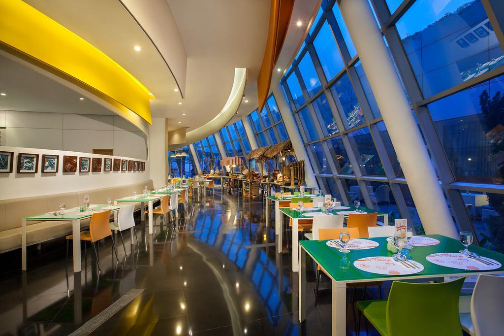 Harris Hotel & Convention Festival Citylink Bandung Exteriör bild
